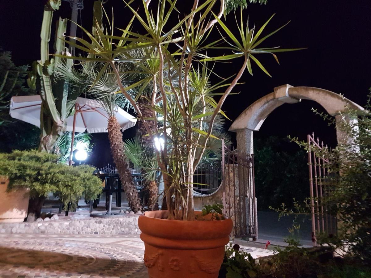 Hotel Nautilus نيكوتيرا المظهر الخارجي الصورة